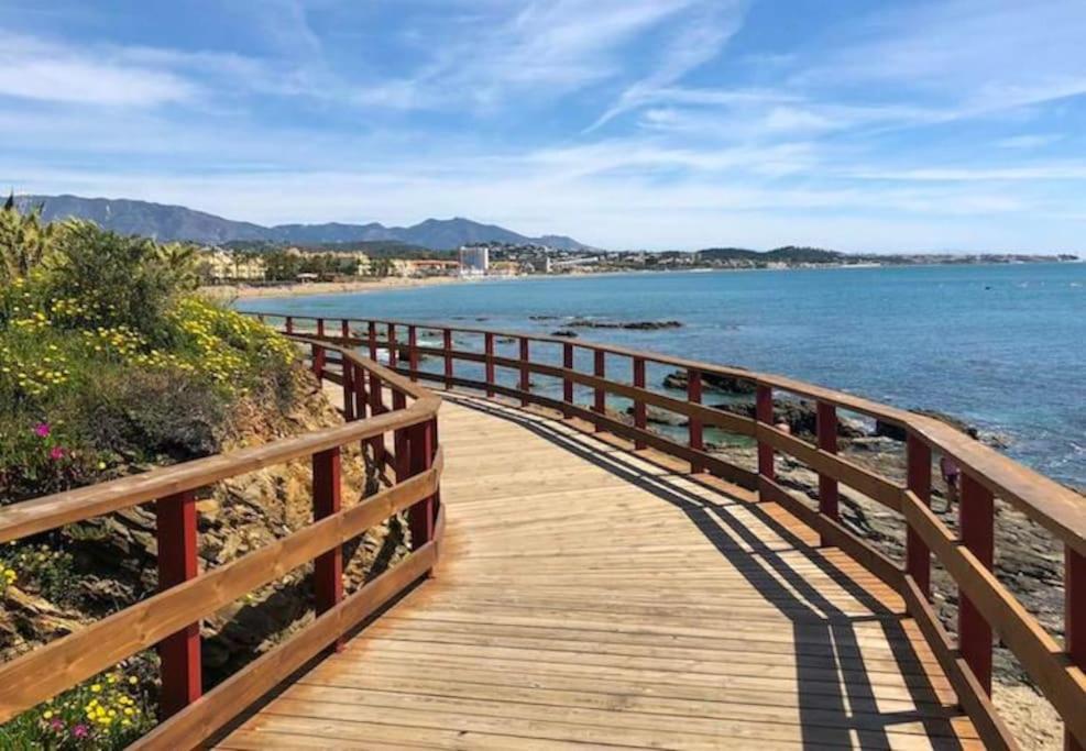 Precioso Estudio Con Piscina A 200M Del Mar 마르베야 외부 사진