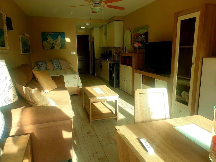 Precioso Estudio Con Piscina A 200M Del Mar 마르베야 외부 사진