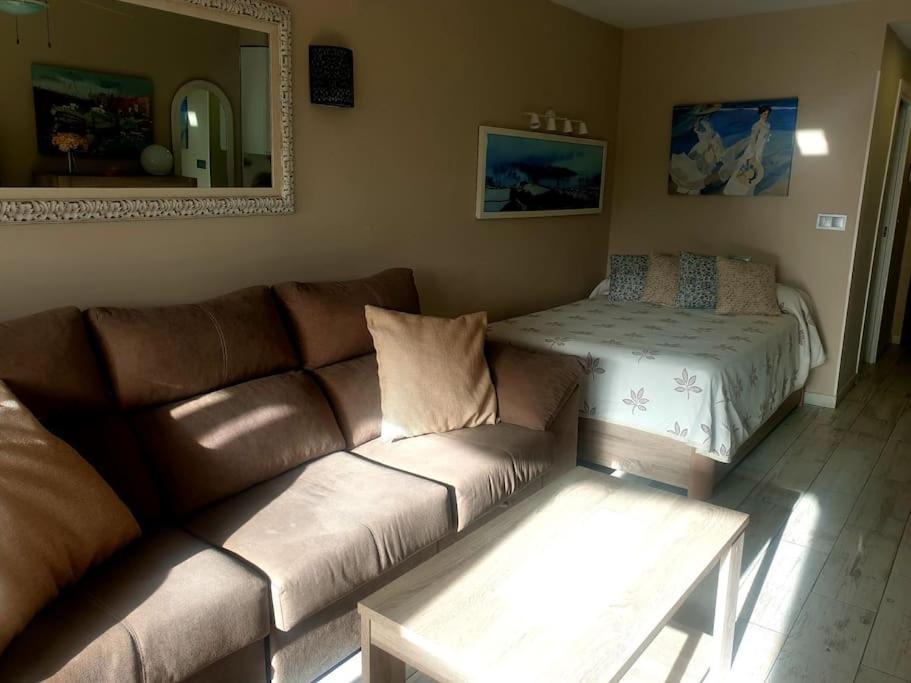 Precioso Estudio Con Piscina A 200M Del Mar 마르베야 외부 사진