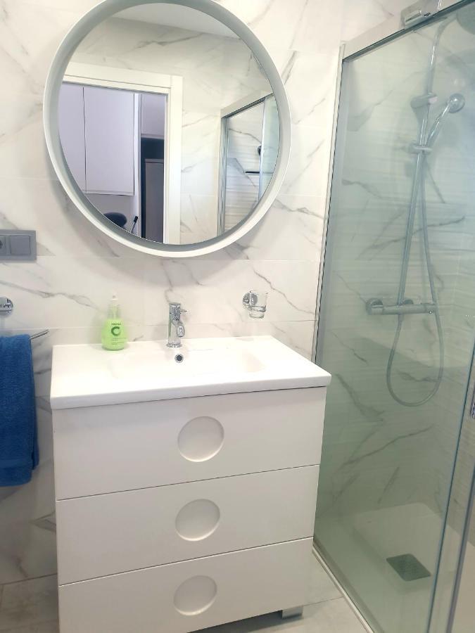 Precioso Estudio Con Piscina A 200M Del Mar 마르베야 외부 사진